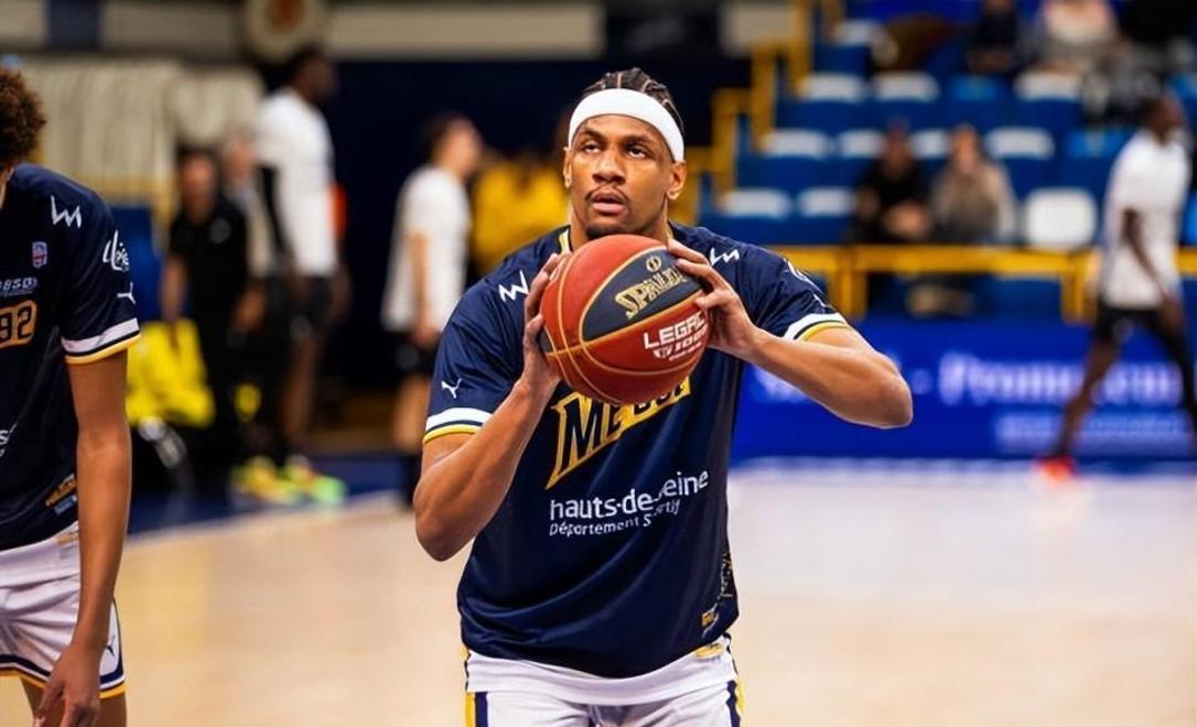 NG28-密尔沃基雄鹿发布备战花絮，冲刺阶段刷新队史纪录，法甲任务艰巨，赛程密集仍需轮换的简单介绍